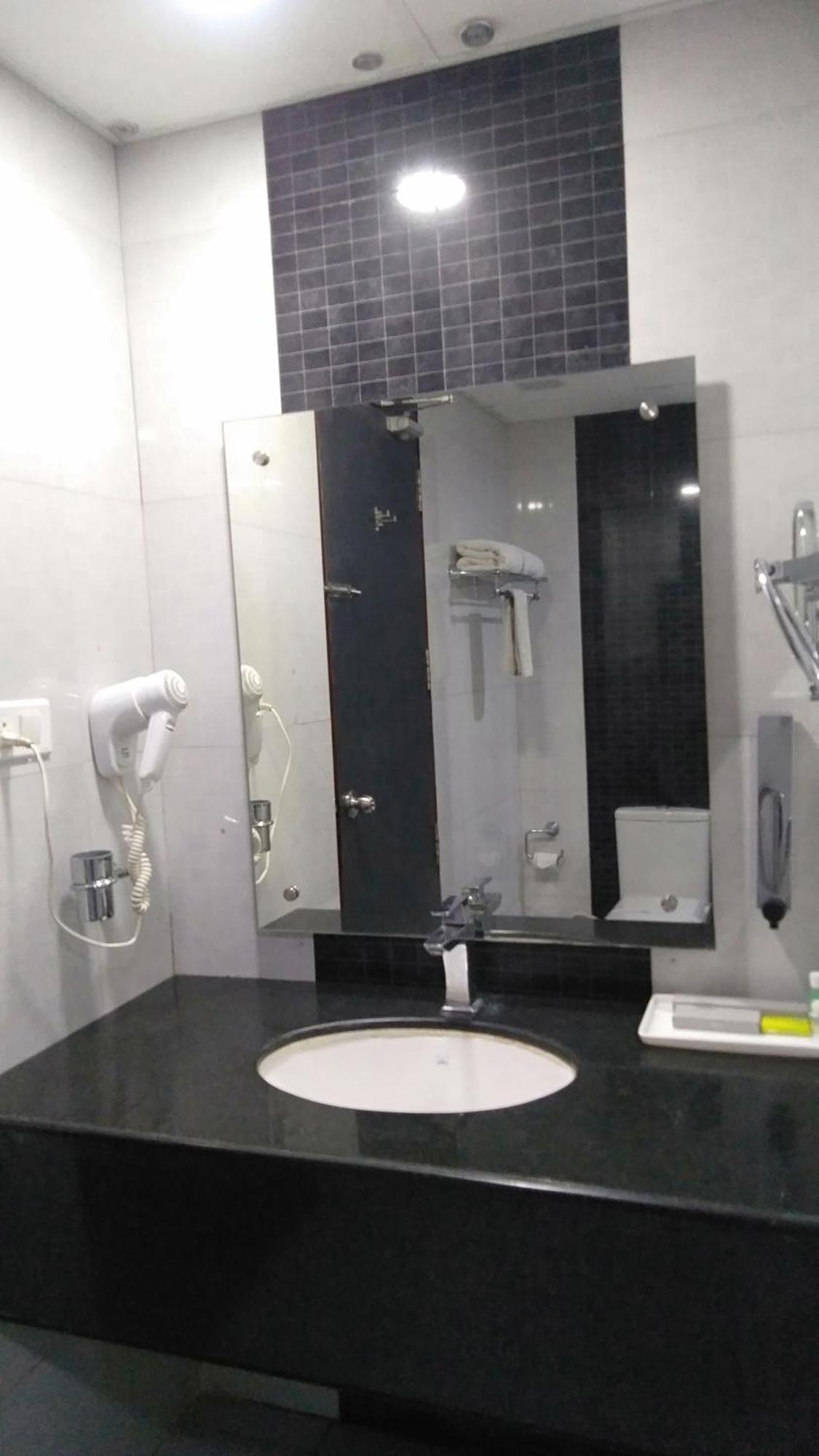 Rouba Residency Hotel Ponnāni 外观 照片